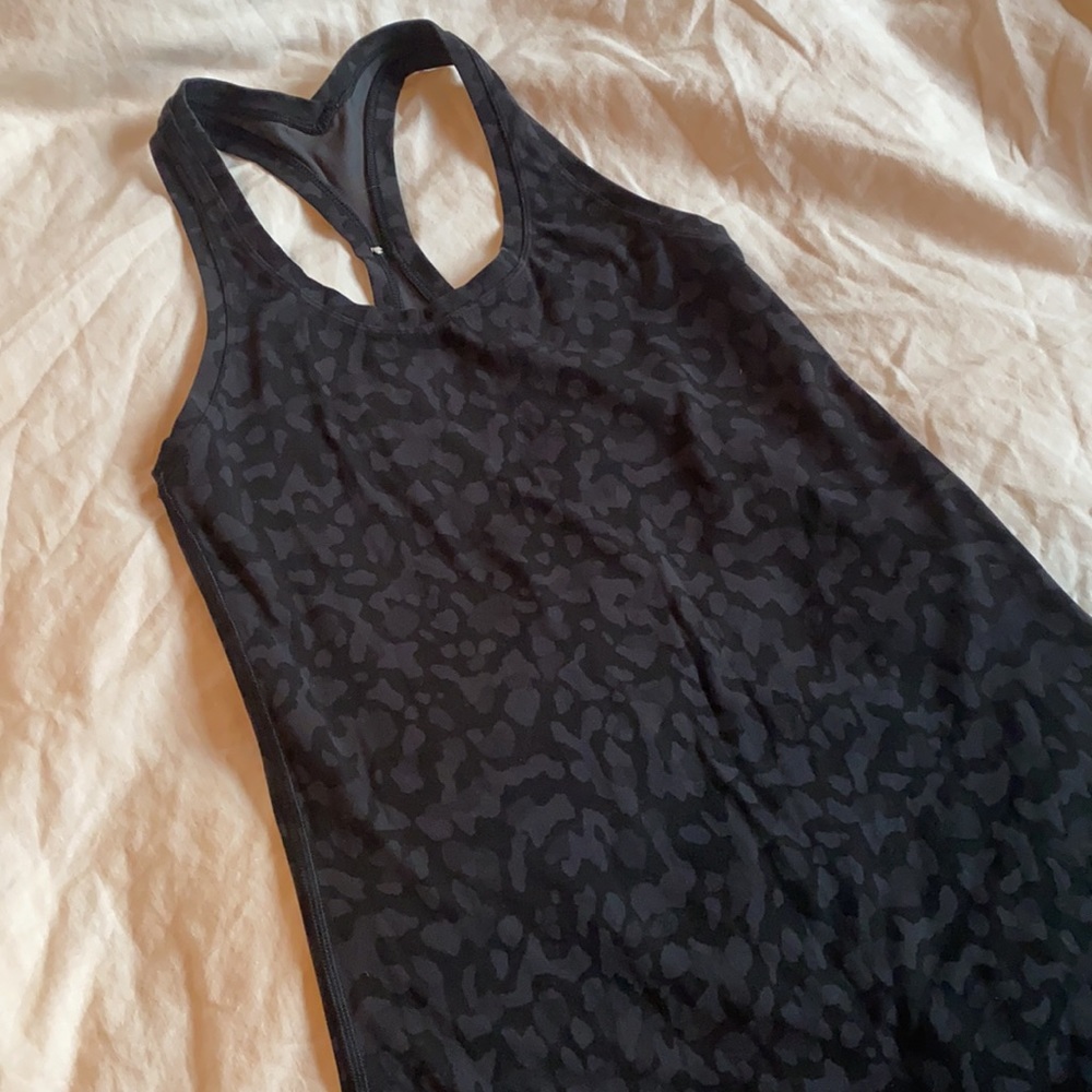 LULULEMON • Patterned Black Athletic Tank